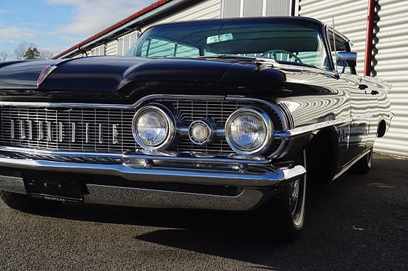 Oldsmobile 88 12 of 27