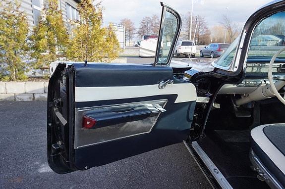 Oldsmobile 88 14 of 27