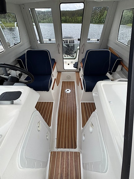 MV Marin 5400 MC 3 of 8