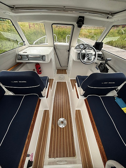 MV Marin 5400 MC 2 of 8