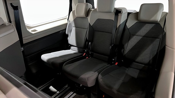 Volkswagen Multivan 17 of 22