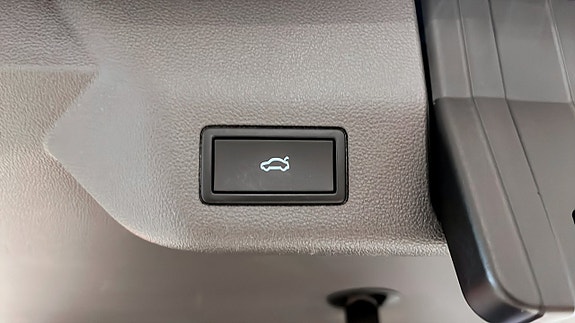 Volkswagen Multivan 15 of 22