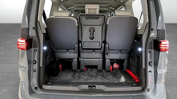 Volkswagen Multivan 12 of 22
