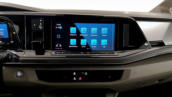Volkswagen Multivan 9 of 22