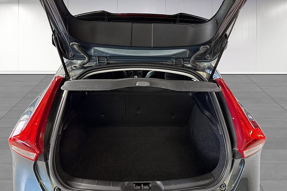 Volvo V40 6 of 18