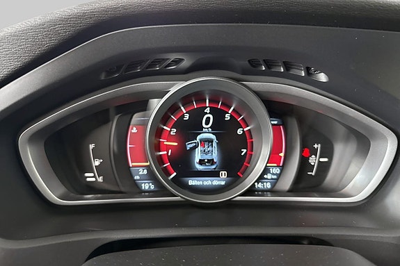 Volvo V40 14 of 18