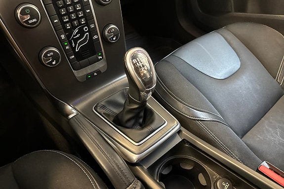 Volvo V40 11 of 18