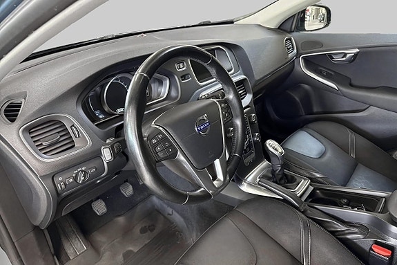 Volvo V40 7 of 18