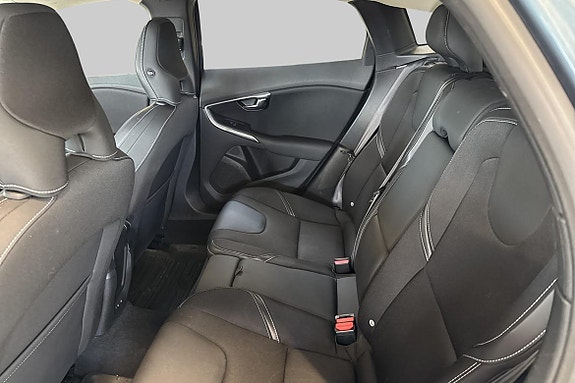 Volvo V40 9 of 18