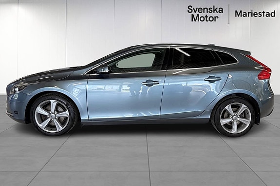 Volvo V40 3 of 5