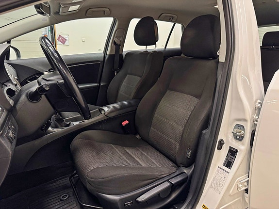Toyota Avensis 4 of 5