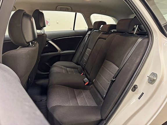 Toyota Avensis 5 of 5