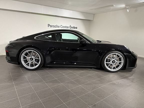 Porsche 911 GT3 4 of 5