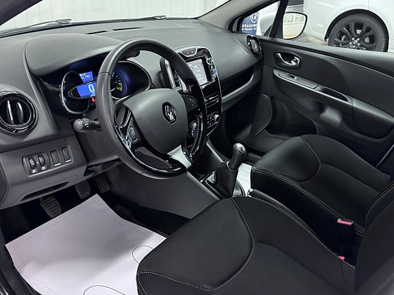 Renault Clio 10 of 27