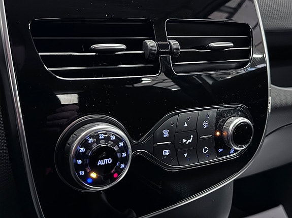 Renault Clio 20 of 27