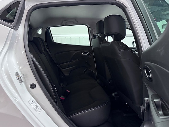 Renault Clio 15 of 27