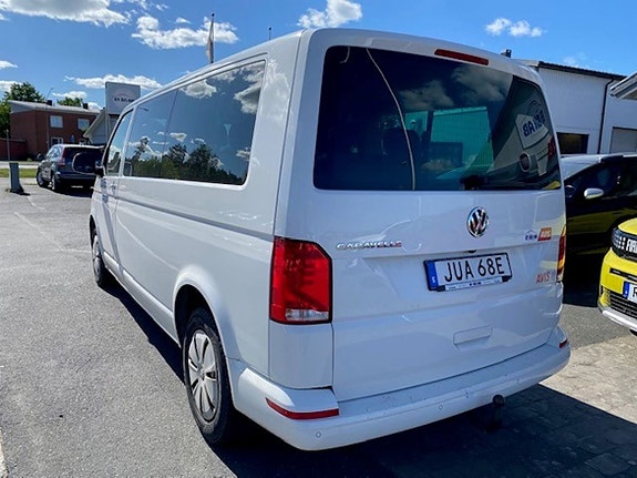 Volkswagen Caravelle 3 of 5
