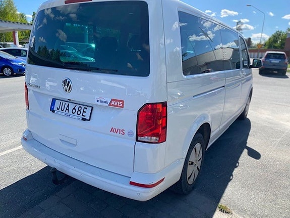Volkswagen Caravelle 2 of 5