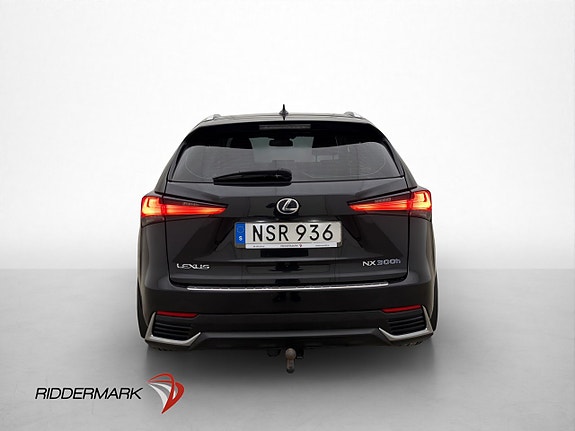 Lexus NX300h 5 of 5
