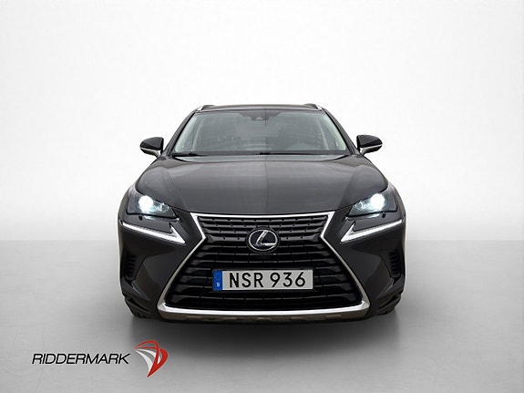 Lexus NX300h 2 of 5