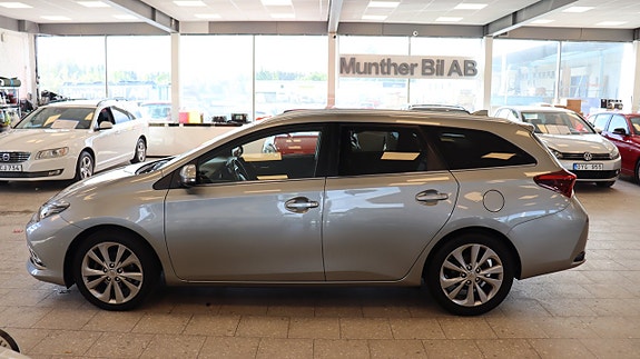Toyota Auris 3 of 17