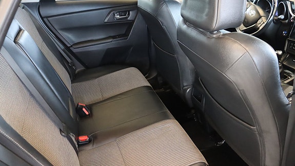 Toyota Auris 11 of 17