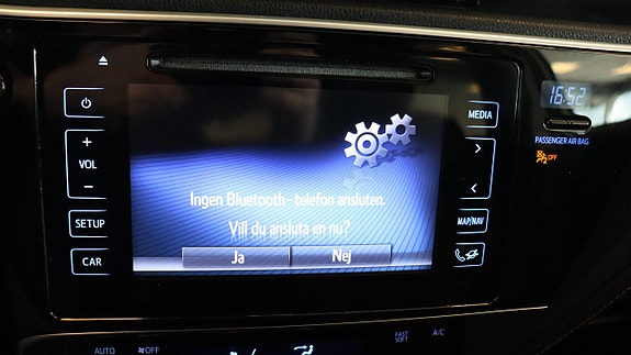 Toyota Auris 14 of 17