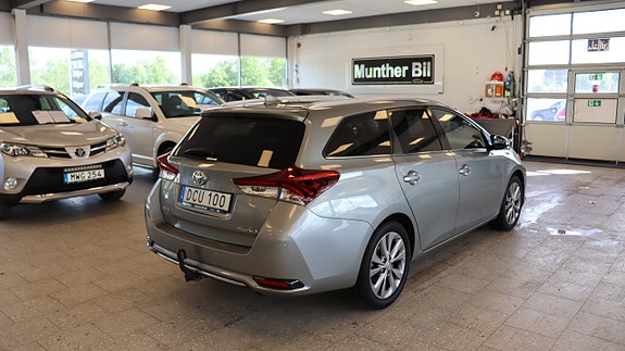 Toyota Auris 5 of 17