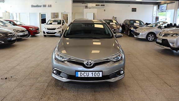 Toyota Auris 7 of 17