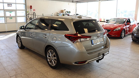 Toyota Auris 4 of 17