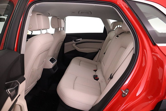 Audi e-tron 13 of 26