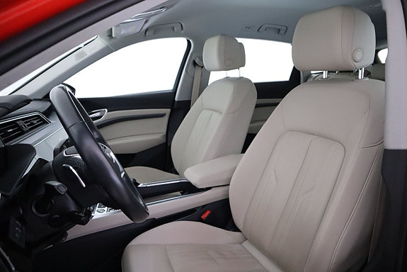 Audi e-tron 12 of 26