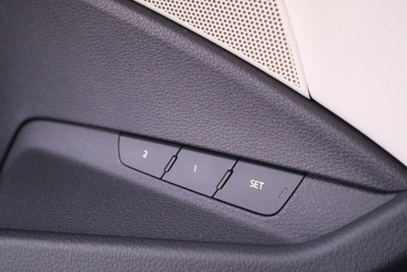 Audi e-tron 15 of 26