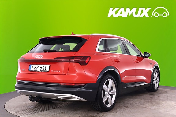 Audi e-tron 4 of 26
