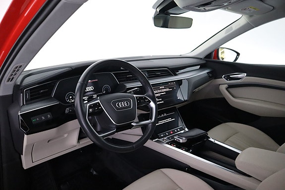 Audi e-tron 10 of 26