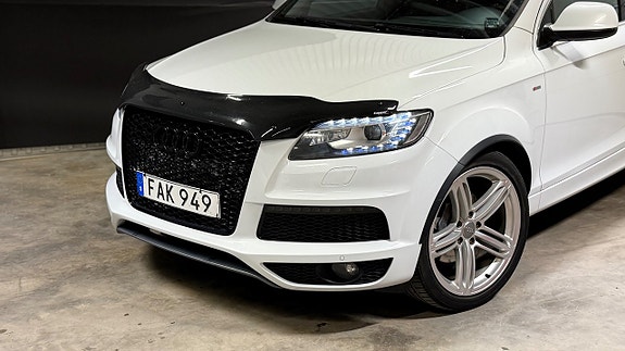 Audi Q7 2 of 5