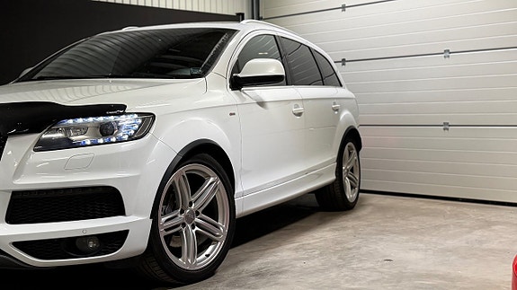 Audi Q7 3 of 5