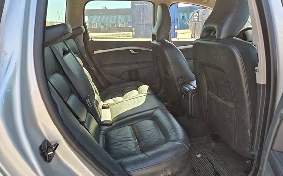 Volvo V70 6 of 9