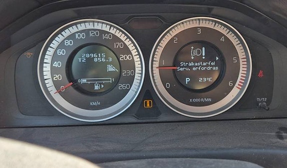 Volvo V70 8 of 9