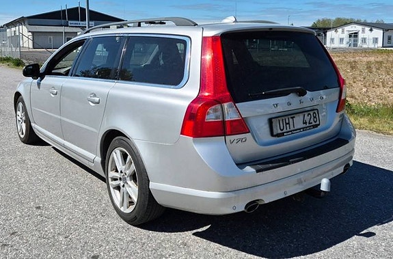 Volvo V70 4 of 5
