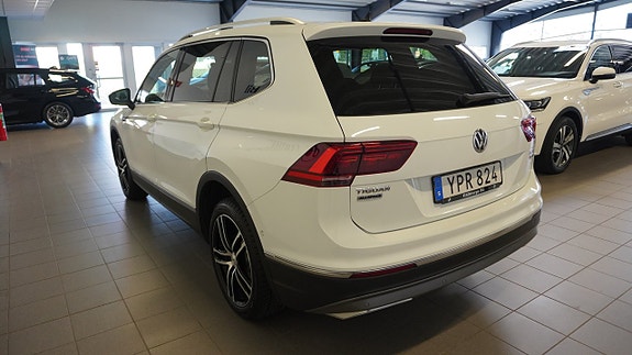 Volkswagen Tiguan Allspace 4 of 5