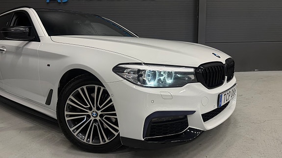 BMW 520d 3 of 5
