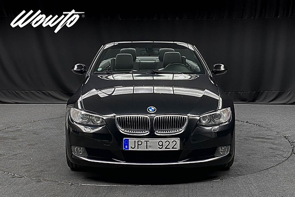 BMW 325i 3 of 5