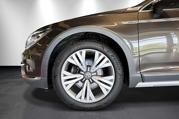 Volkswagen Passat Alltrack 9 of 18