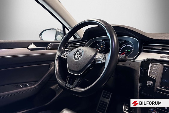 Volkswagen Passat Alltrack 6 of 18