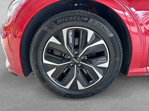 Kia EV6 8 of 26