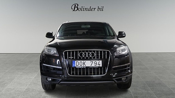 Audi Q7 2 of 5