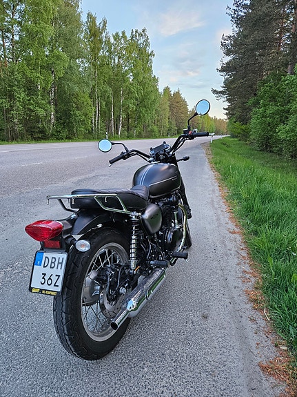 Kawasaki W800 2 of 3