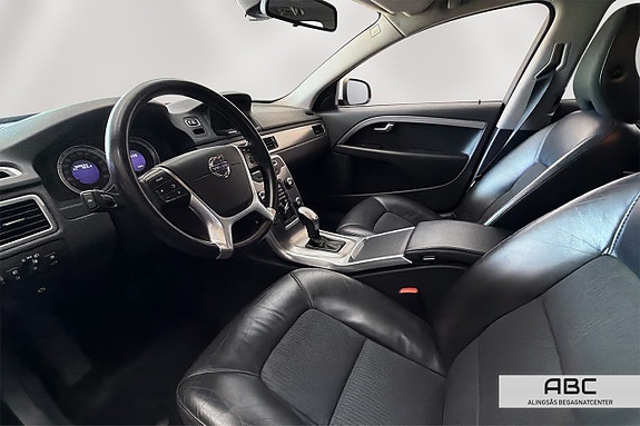 Volvo V70 8 of 30