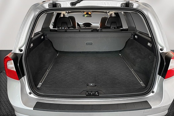 Volvo V70 11 of 30